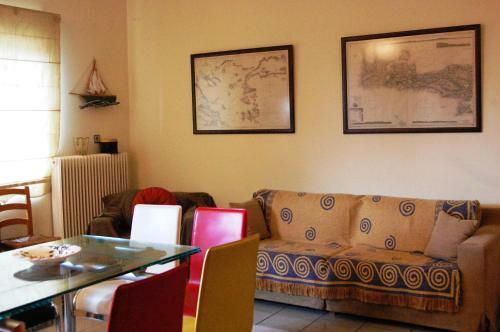 Gregos Apartment
