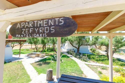 Zefyros Apartments