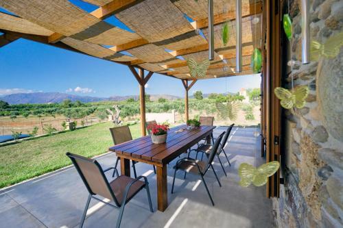 Iridanos Villa