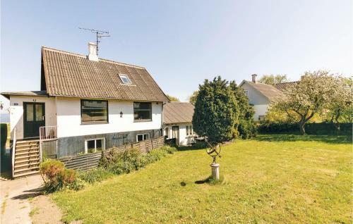 Three-bedroom Holiday Home In Allinge