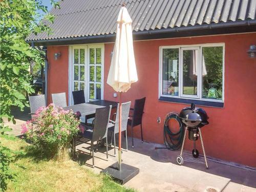 Three-bedroom Holiday Home In Asaa