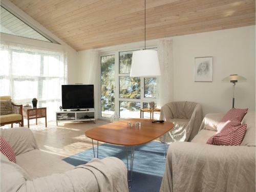 Three-bedroom Holiday Home In Blokhus