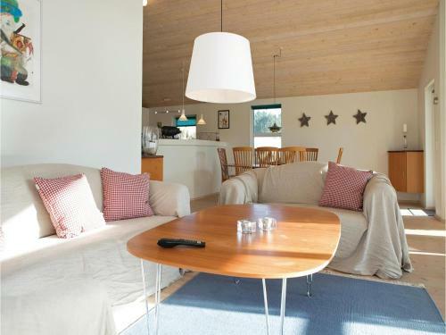 Three-bedroom Holiday Home In Blokhus