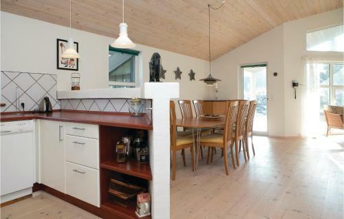 Three-bedroom Holiday Home In Blokhus