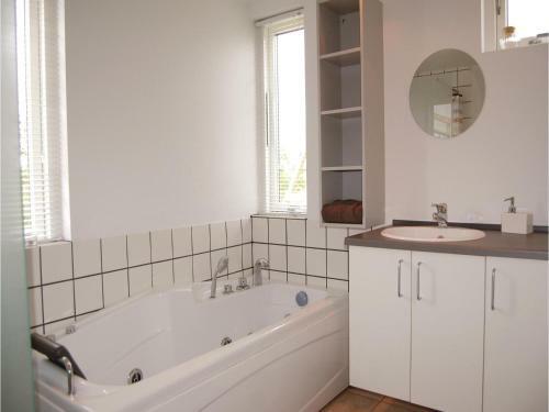 Three-bedroom Holiday Home In Brovst