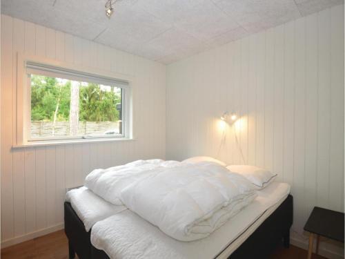 Four-bedroom Holiday Home In Vaggerlose