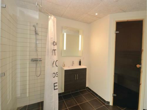Four-bedroom Holiday Home In Vaggerlose