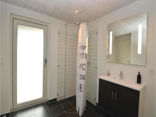 Four-bedroom Holiday Home In Vaggerlose