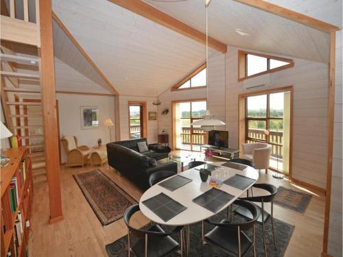 Three-bedroom Holiday Home In Vaggerlose