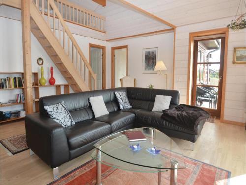 Three-bedroom Holiday Home In Vaggerlose