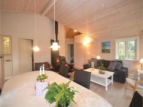 Three-bedroom Holiday Home In Vaggerlose