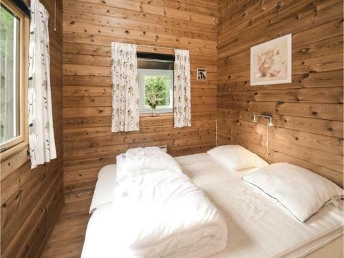 Three-bedroom Holiday Home In Vaggerlose