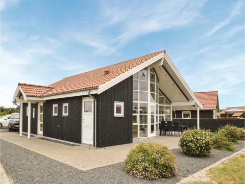 Two-bedroom Holiday Home In Vaggerlose