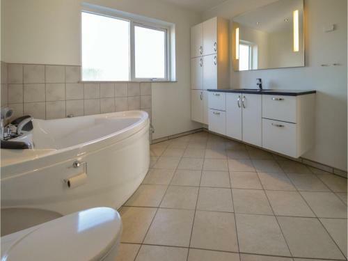 Two-bedroom Holiday Home In Vaggerlose