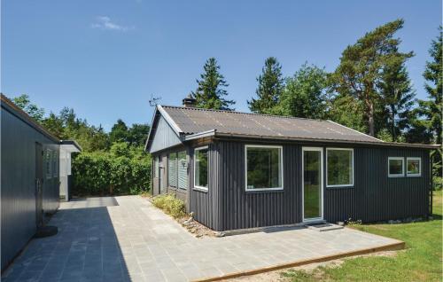 Three-bedroom Holiday Home In Vaggerlose
