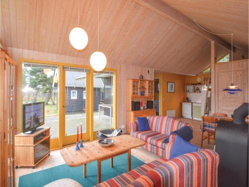 Three-bedroom Holiday Home In Vaggerlose