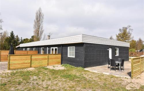 Three-bedroom Holiday Home In Vaggerlose