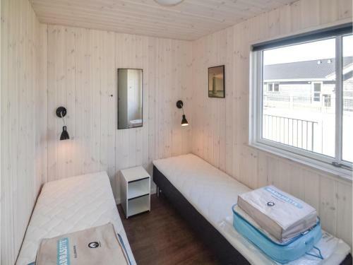 Twelve-bedroom Holiday Home In Grenaa