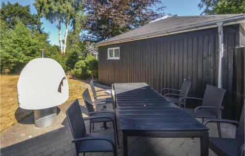 Three-bedroom Holiday Home In Grenaa