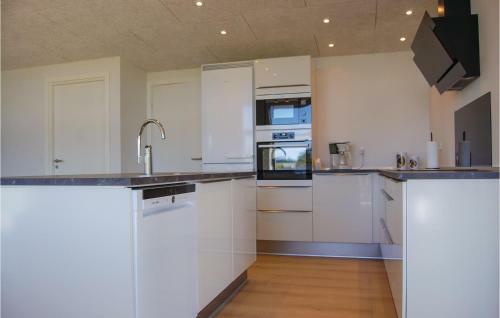 Four-bedroom Holiday Home In Haderslev
