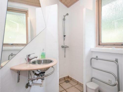 Five-bedroom Holiday Home In Hadsund