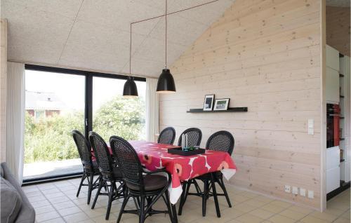 Three-bedroom Holiday Home In Hjorring