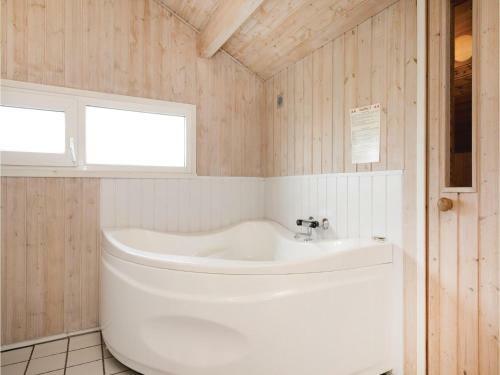 Three-bedroom Holiday Home In Hjorring
