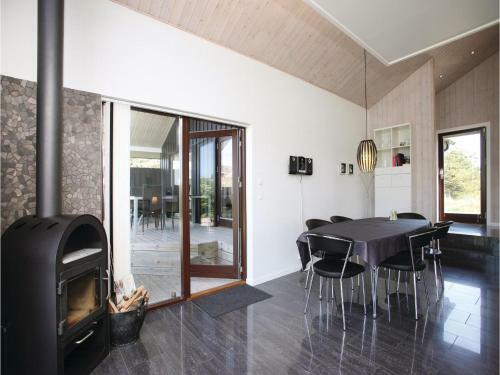 Three-bedroom Holiday Home In Hjorring