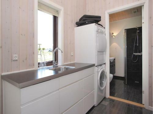Three-bedroom Holiday Home In Hjorring