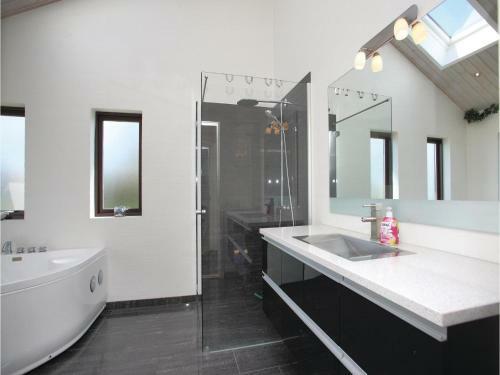 Three-bedroom Holiday Home In Hjorring