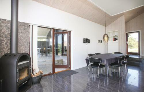 Three-bedroom Holiday Home In Hjorring