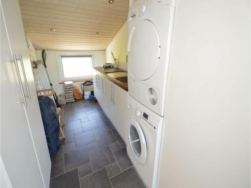 Three-bedroom Holiday Home In Hjorring