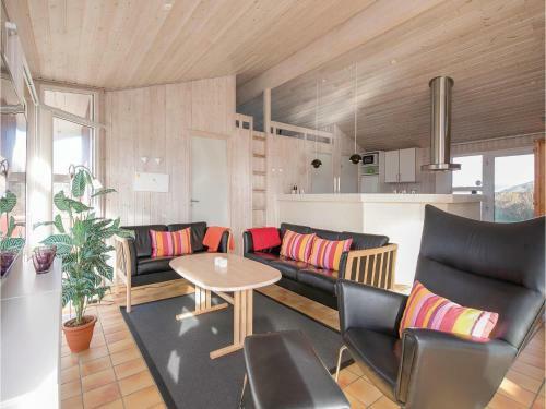 Three-bedroom Holiday Home In Hjorring