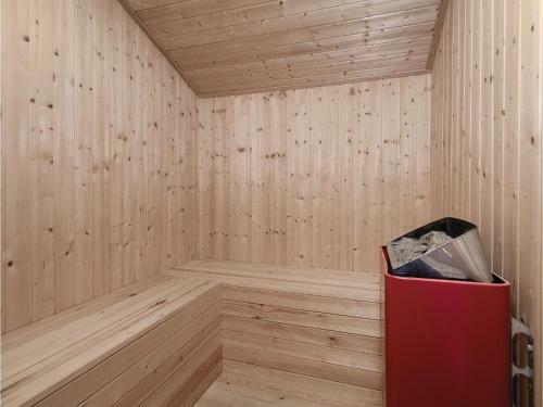 Three-bedroom Holiday Home In Hjorring