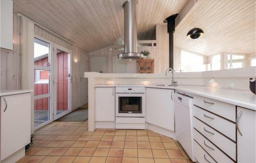 Three-bedroom Holiday Home In Hjorring