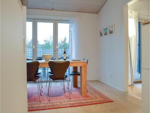 Three-bedroom Holiday Home In Hornbak