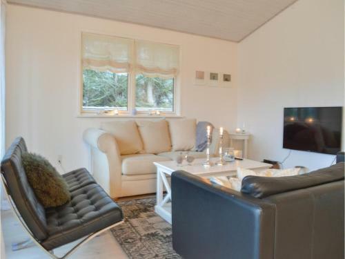 Three-bedroom Holiday Home In Hornbak