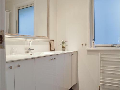 Three-bedroom Holiday Home In Hornbak