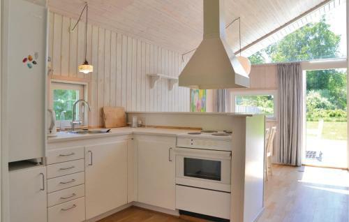 Three-bedroom Holiday Home In Hornbak