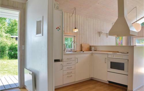 Three-bedroom Holiday Home In Hornbak