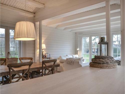 Three-bedroom Holiday Home In Hornbak