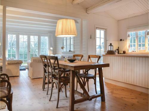 Three-bedroom Holiday Home In Hornbak