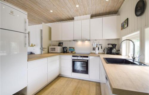 Three-bedroom Holiday Home In Juelsminde