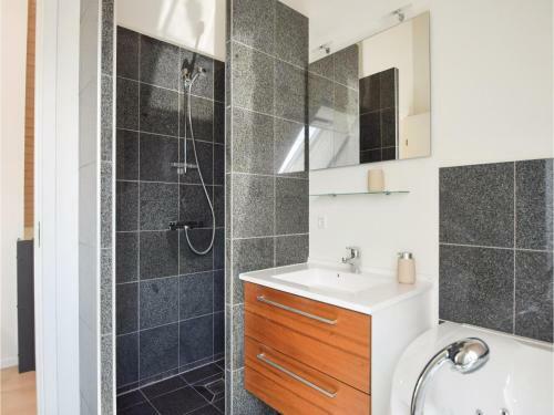 Three-bedroom Holiday Home In Juelsminde