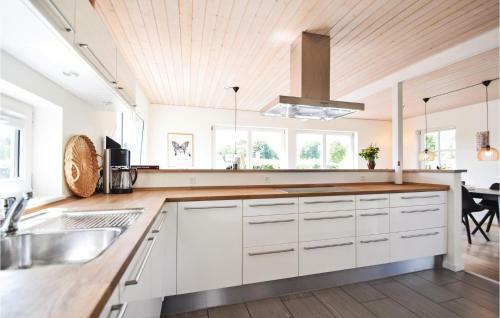 Three-bedroom Holiday Home In Juelsminde