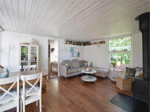 Three-bedroom Holiday Home In Juelsminde