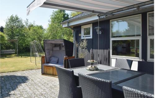 Three-bedroom Holiday Home In Juelsminde