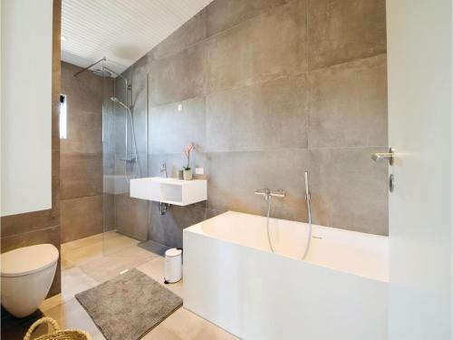 Four-bedroom Holiday Home In Juelsminde