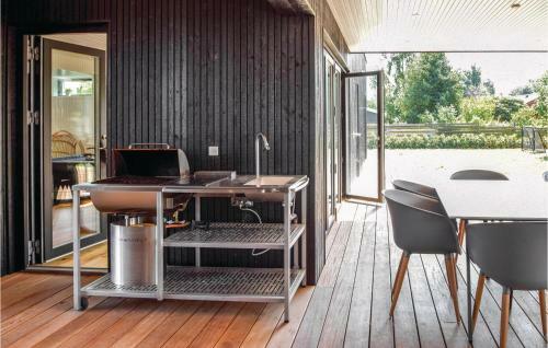 Four-bedroom Holiday Home In Juelsminde