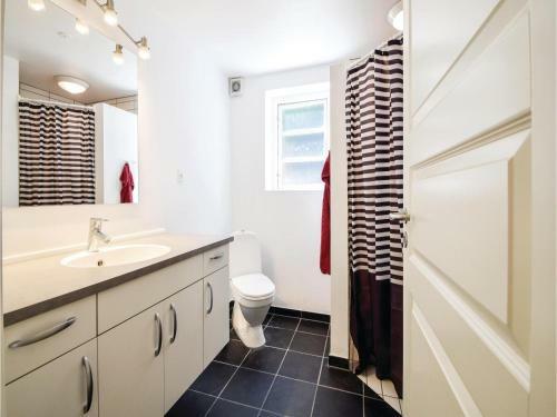 Four-bedroom Holiday Home In Juelsminde